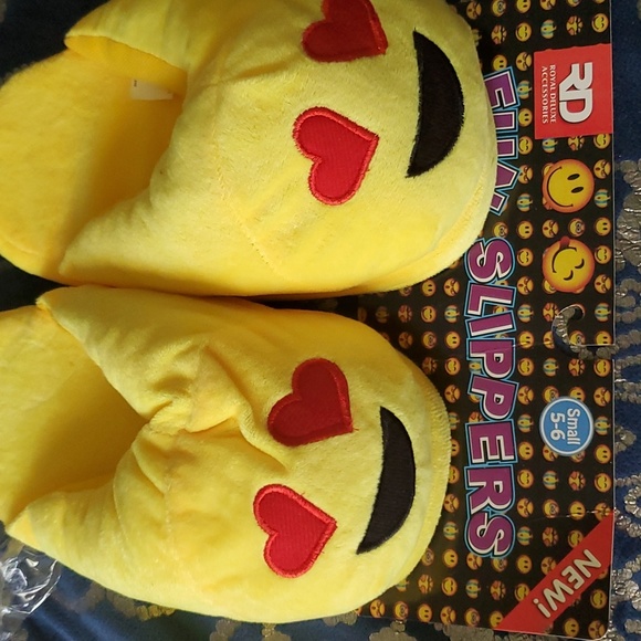 Soft Plush Emoji Slippers 🤪 - Picture 2 of 2